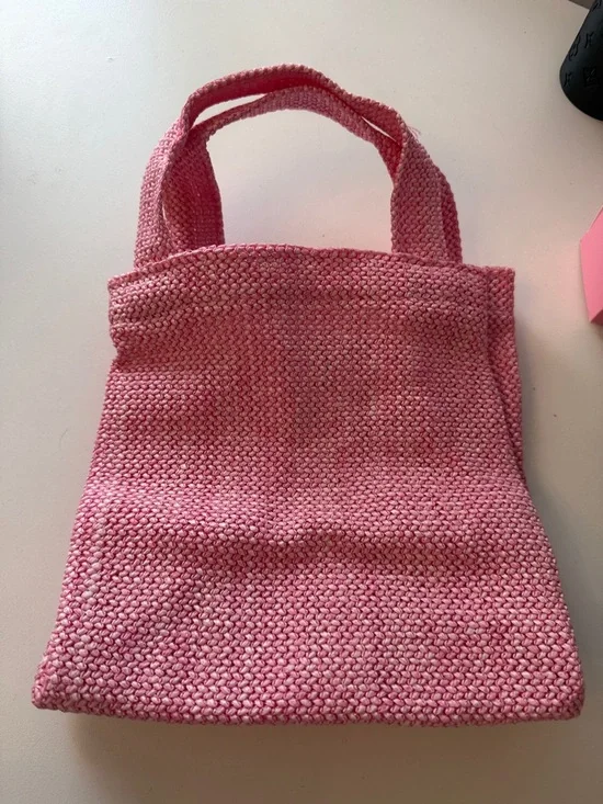 Exclusive Prada Pink Raffia Mini Tote with Black Logo - Picture 6 of 7